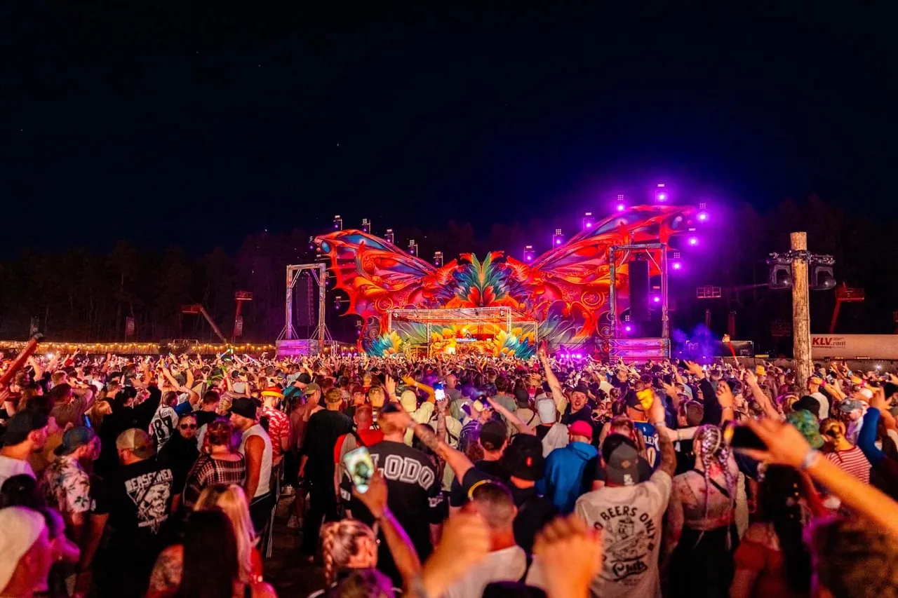 The Butterfly Stage and its butterfly decor, one night in 2026.