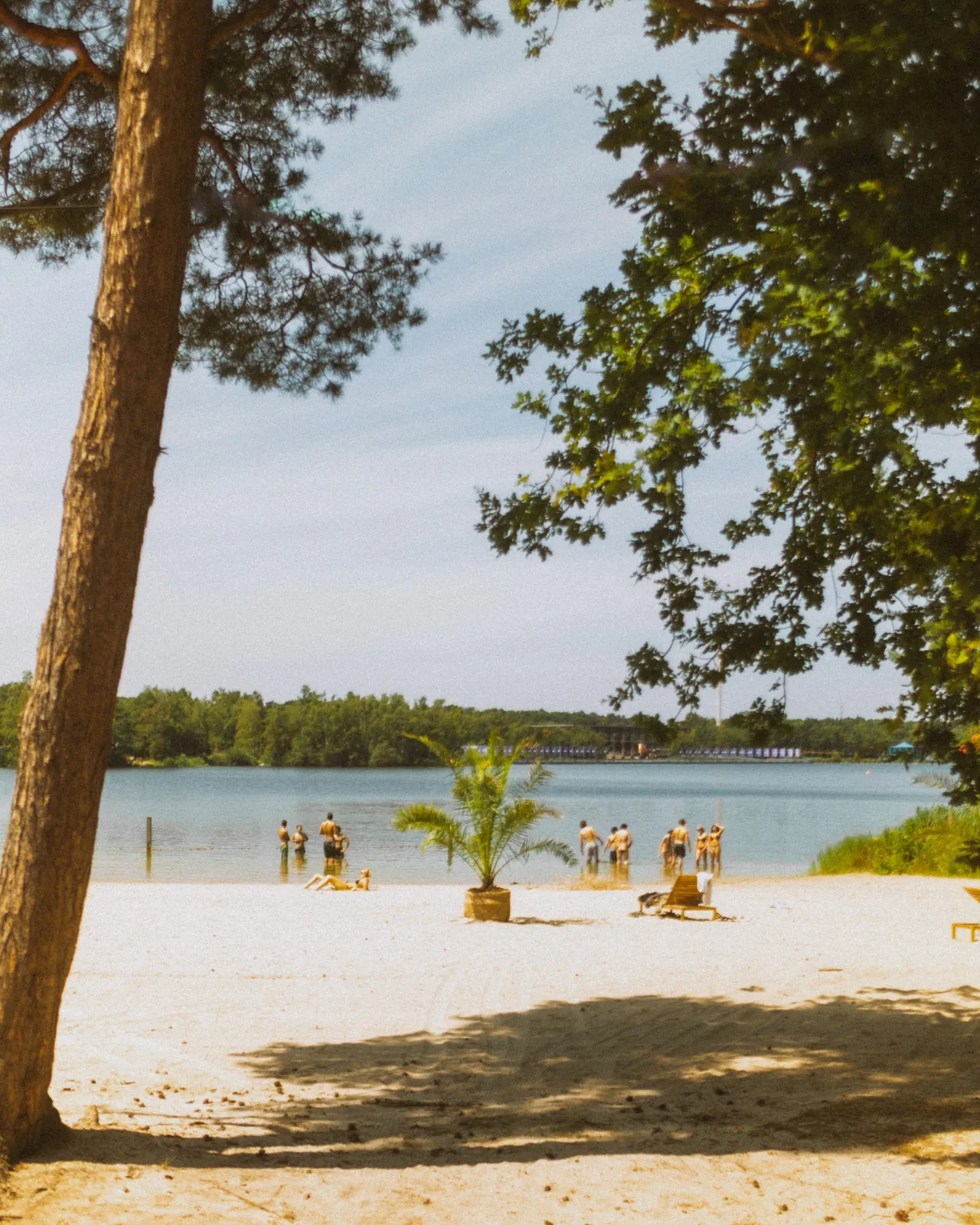 La plage du lac, côté camping, pendant l'édition 2026.