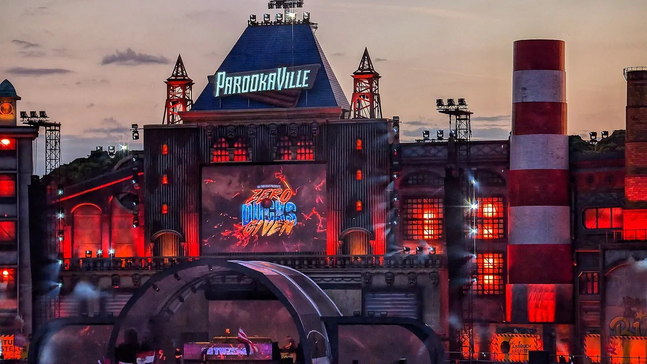 Bill's Factory at dusk on 20 July 2024, the stage's last year in its original form.