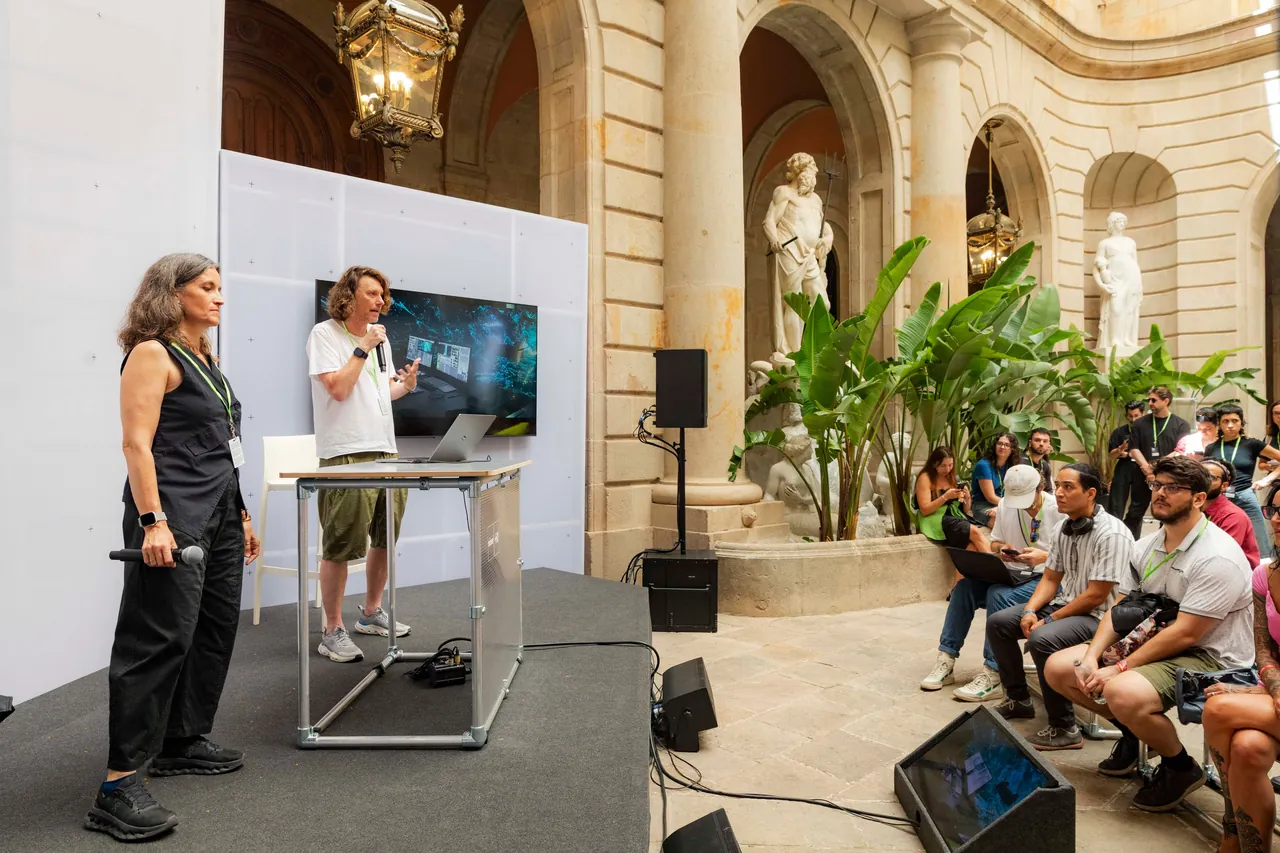 Sónar+D 2026 dans la cour néoclassique de la Llotja de Mar (Pati+D), nouveau lieu du congrès, présentation de Desilence.