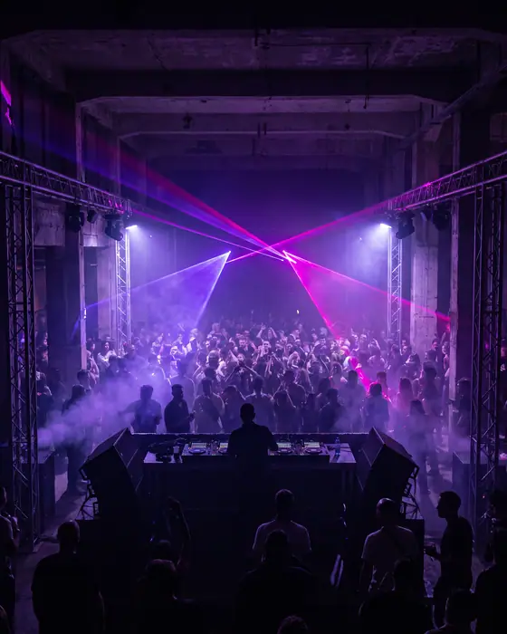 Illustrative key visual for Ignez & Deetron · REC Club (REC Club, Pozzuoli, Italy, 5 December 2026)