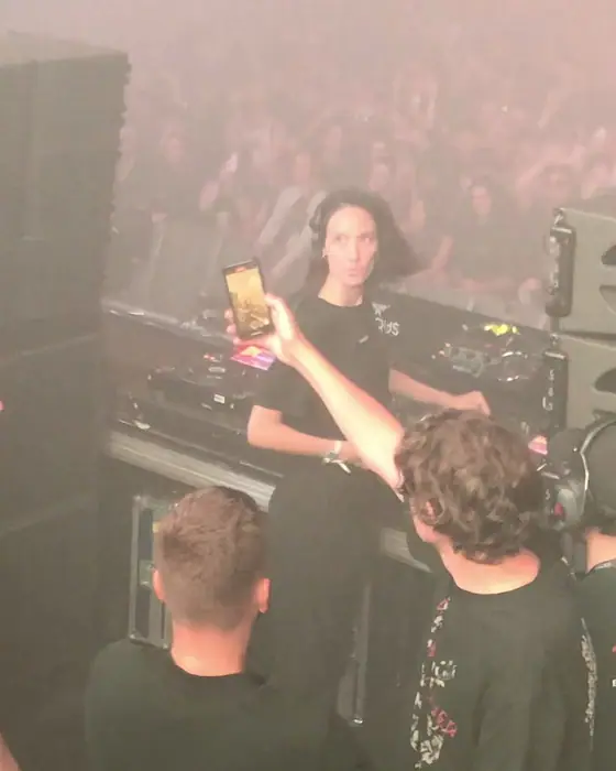 Photo de Amelie Lens – Chaos in the City (Leopold de Waelplaats, devant le KMSKA, Antwerp, Belgique, 5 septembre 2026)